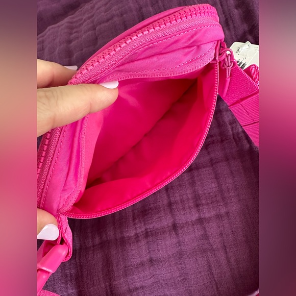 NWT Lululemon Sonic Pink Everywhere Belt Bag - Picture 8 of 10
